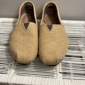 TOMS Womens beige flats size 11